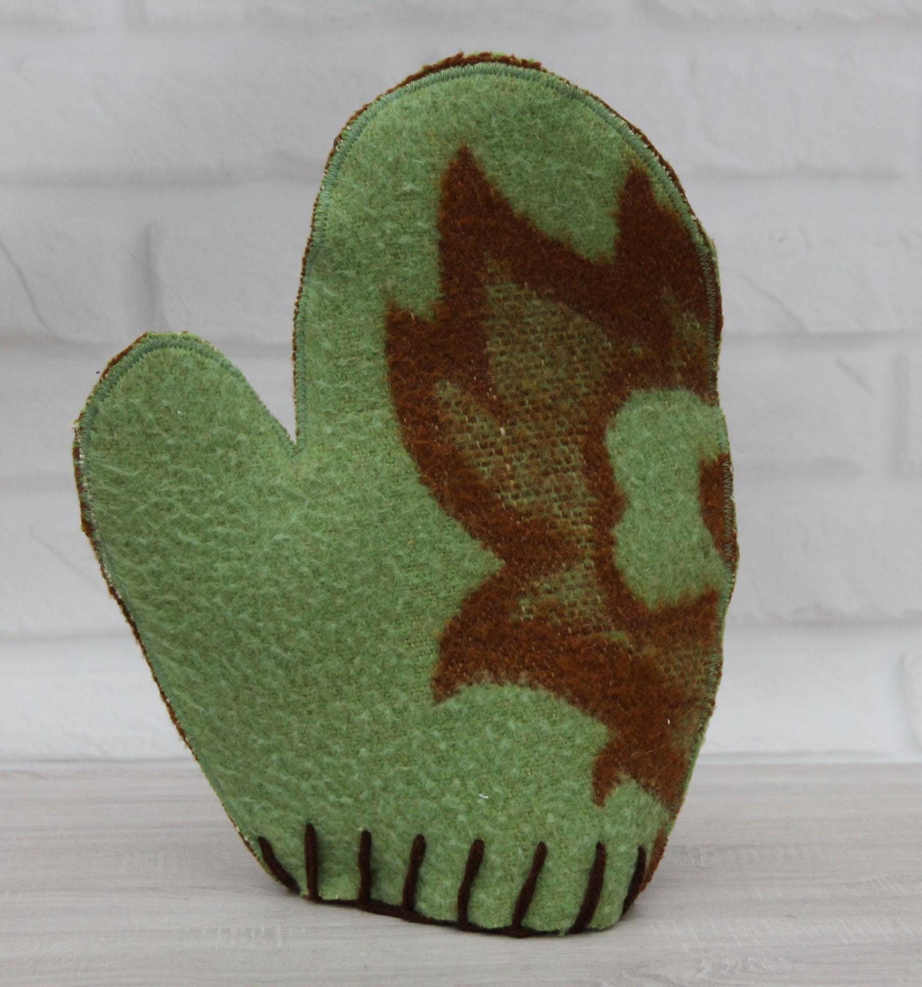 Wool sauna hat mitten mat natural,handmade green felted bath hat, ecoriendly hat recycled blanket cap, gift for sauna lovers.