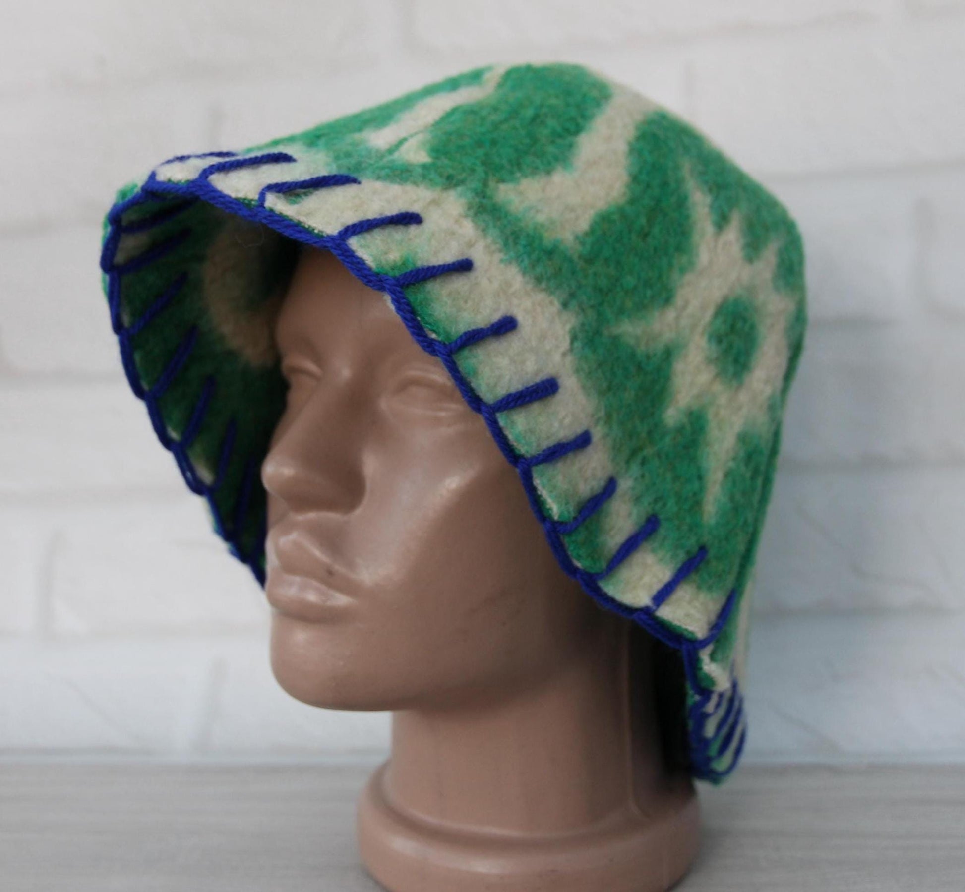 Wool sauna hat mitten mat natural,handmade green felted bath hat, ecoriendly hat recycled blanket cap, gift for sauna lovers.