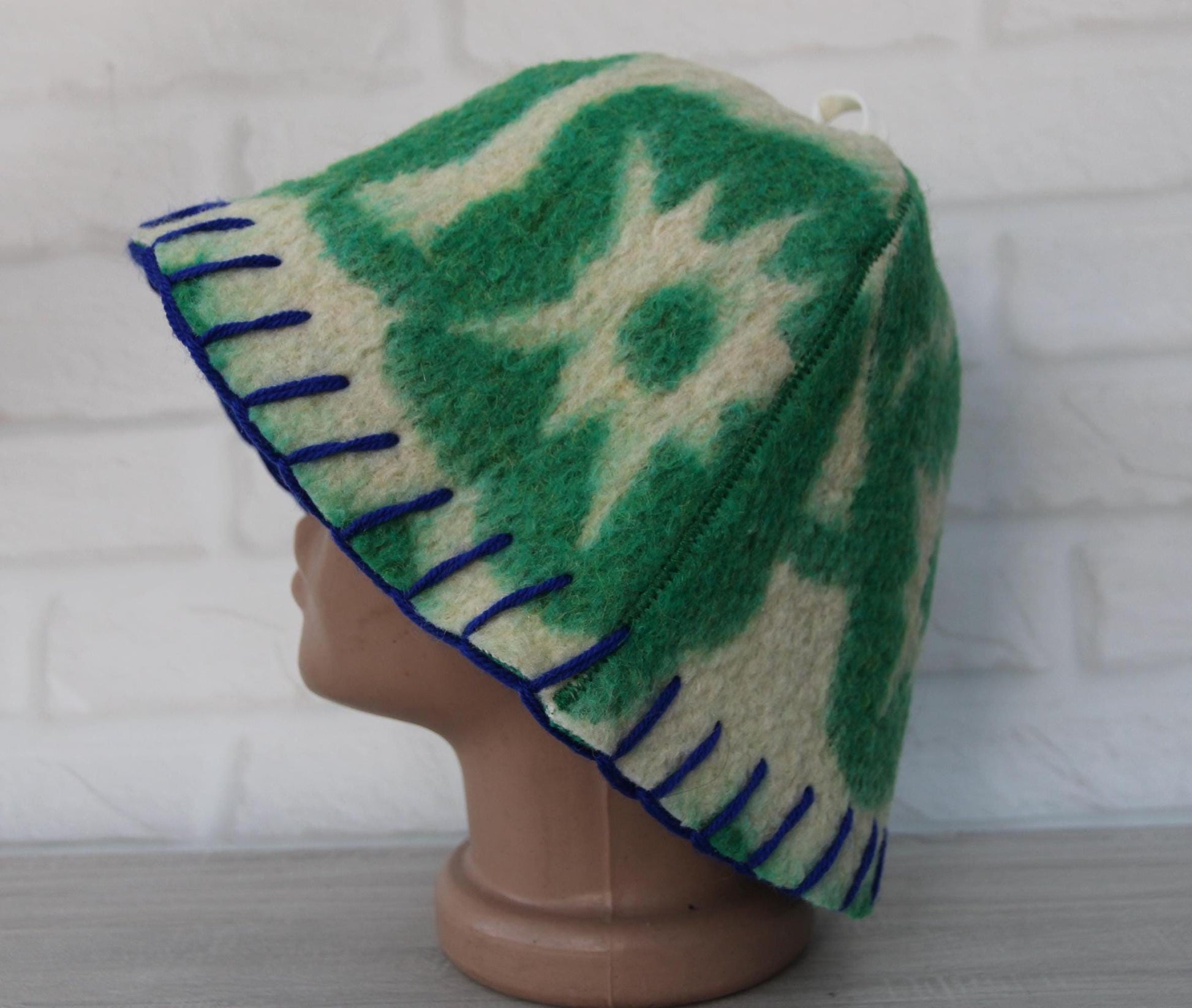 Wool sauna hat mitten mat natural,handmade green felted bath hat, ecoriendly hat recycled blanket cap, gift for sauna lovers.