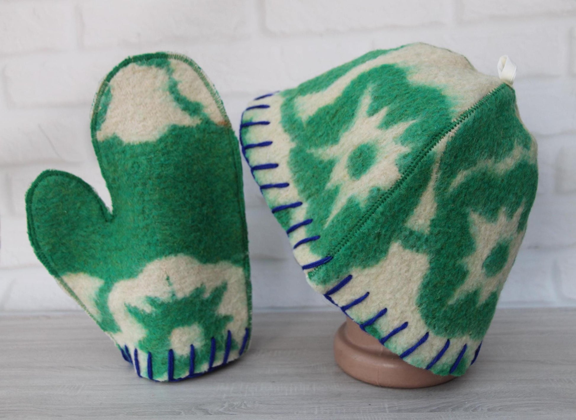 Wool sauna hat mitten mat natural,handmade green felted bath hat, ecoriendly hat recycled blanket cap, gift for sauna lovers.
