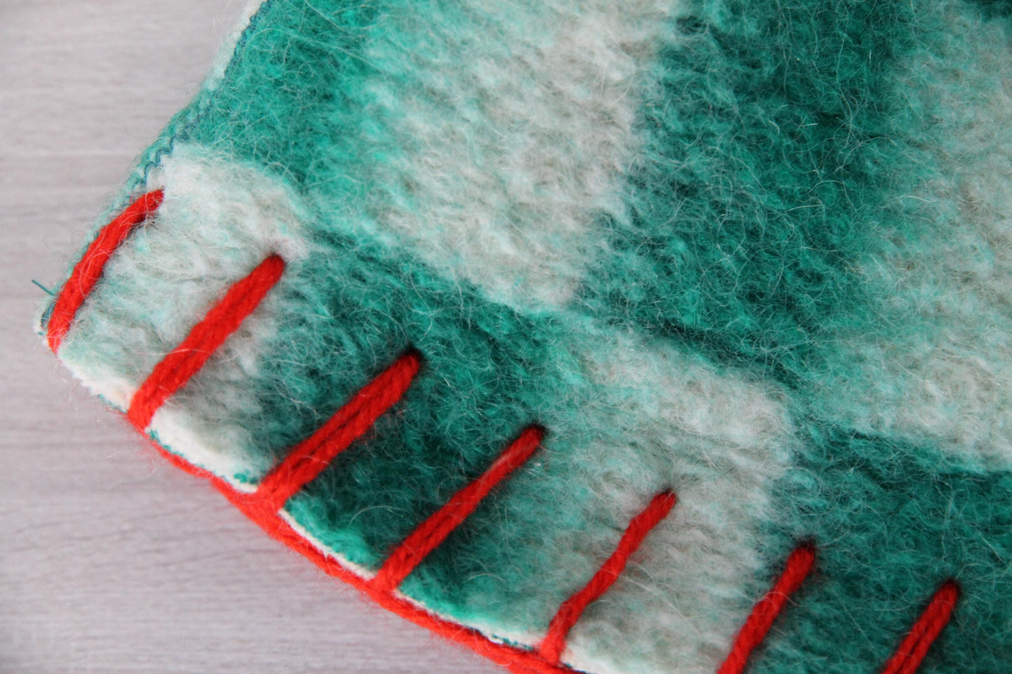 Green wool sauna hat, handmade vintage blanket banya hat, thick felted steam bath hat with loop, upcycled sauna gift,flower felt hat.Баня.