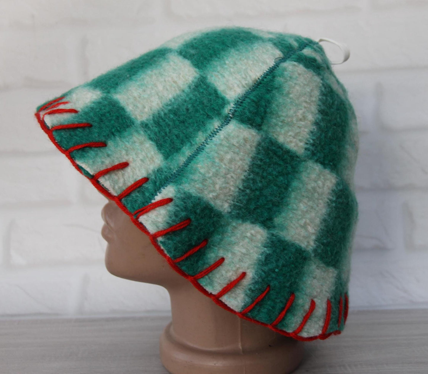 Green wool sauna hat, handmade vintage blanket banya hat, thick felted steam bath hat with loop, upcycled sauna gift,flower felt hat.Баня.