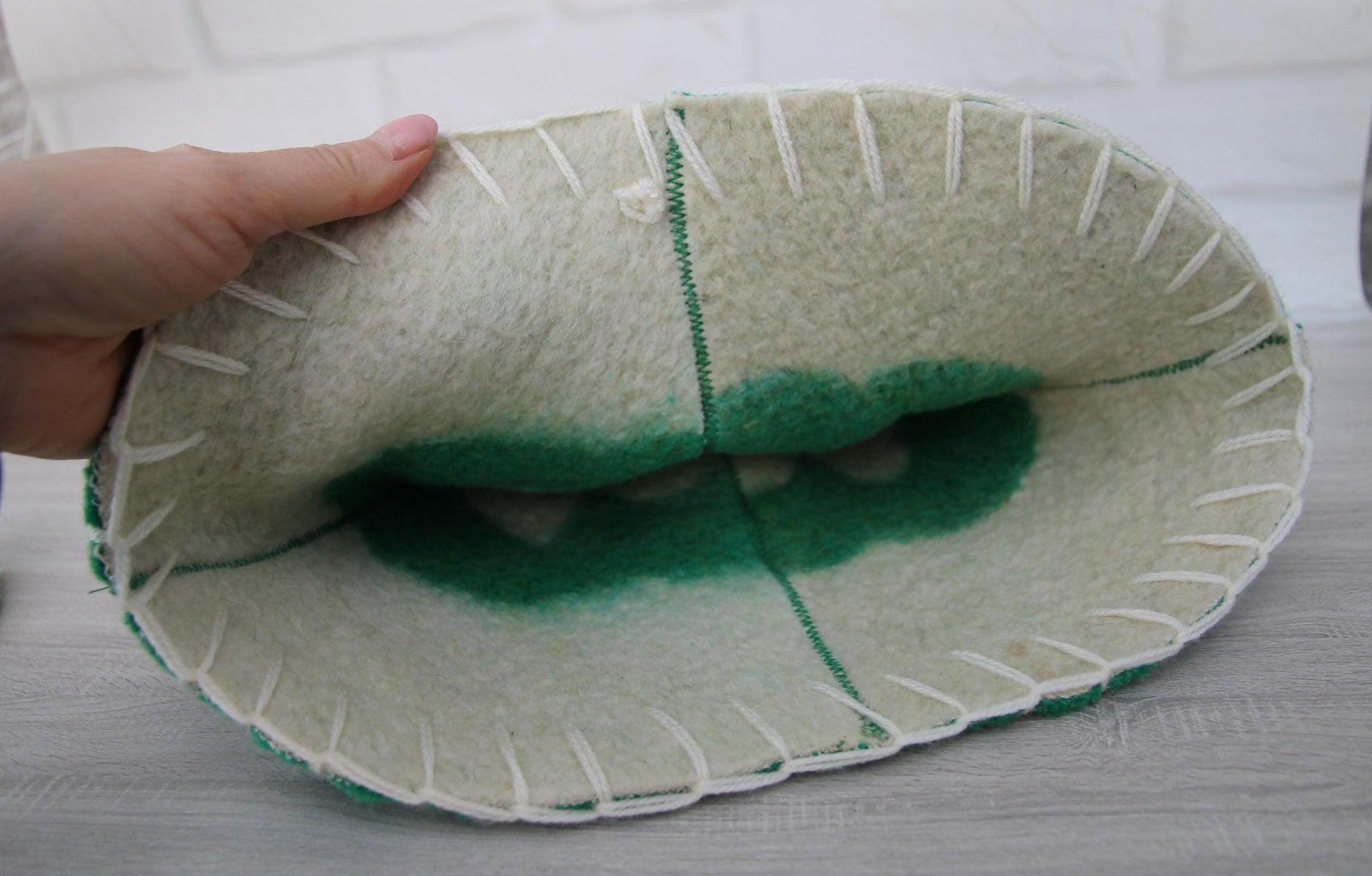 Wool sauna hat mitten mat natural,handmade green felted bath hat, ecoriendly hat recycled blanket cap, gift for sauna lovers.