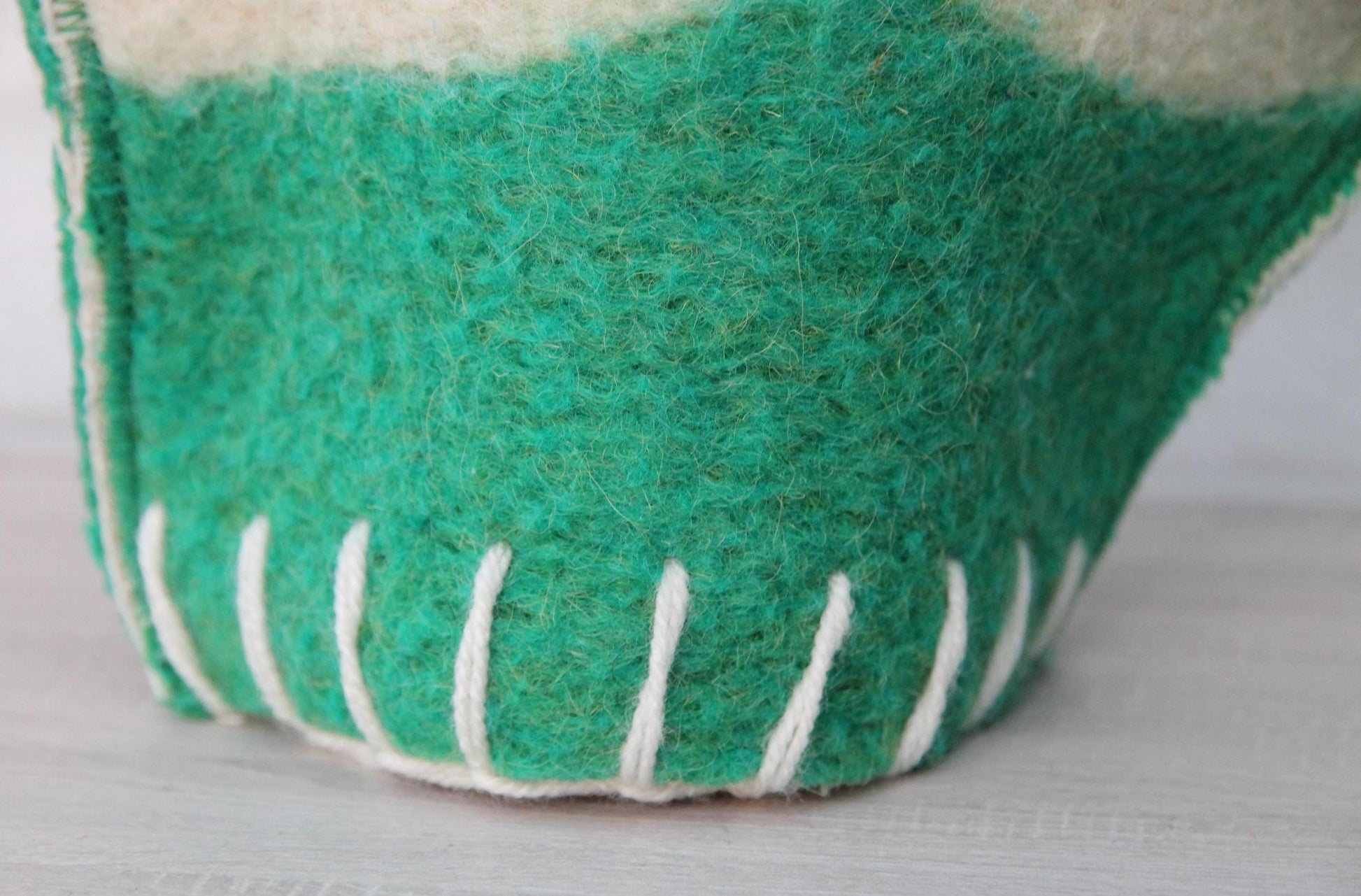 Wool sauna hat mitten mat natural,handmade green felted bath hat, ecoriendly hat recycled blanket cap, gift for sauna lovers.