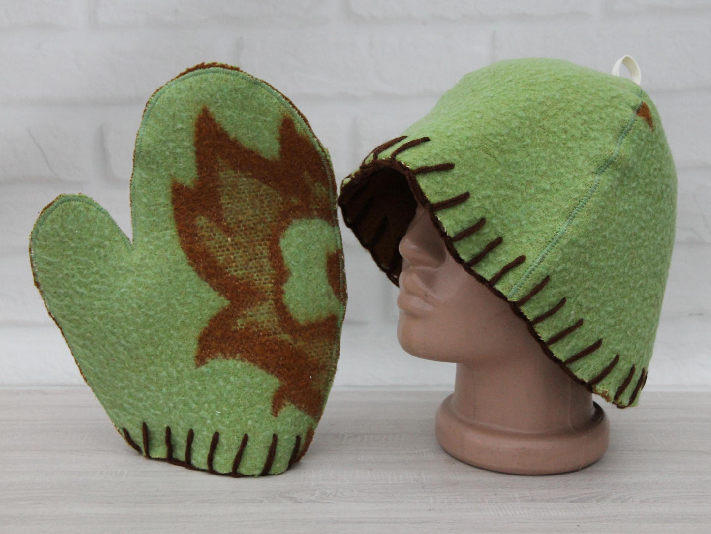 Wool sauna hat mitten mat natural,handmade green felted bath hat, ecoriendly hat recycled blanket cap, gift for sauna lovers.