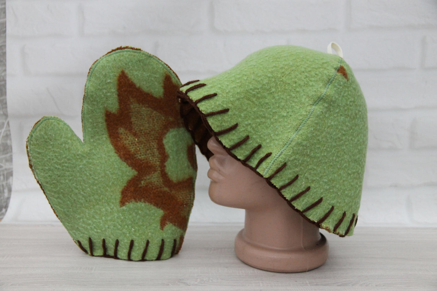 Wool sauna hat mitten mat natural,handmade green felted bath hat, ecoriendly hat recycled blanket cap, gift for sauna lovers.