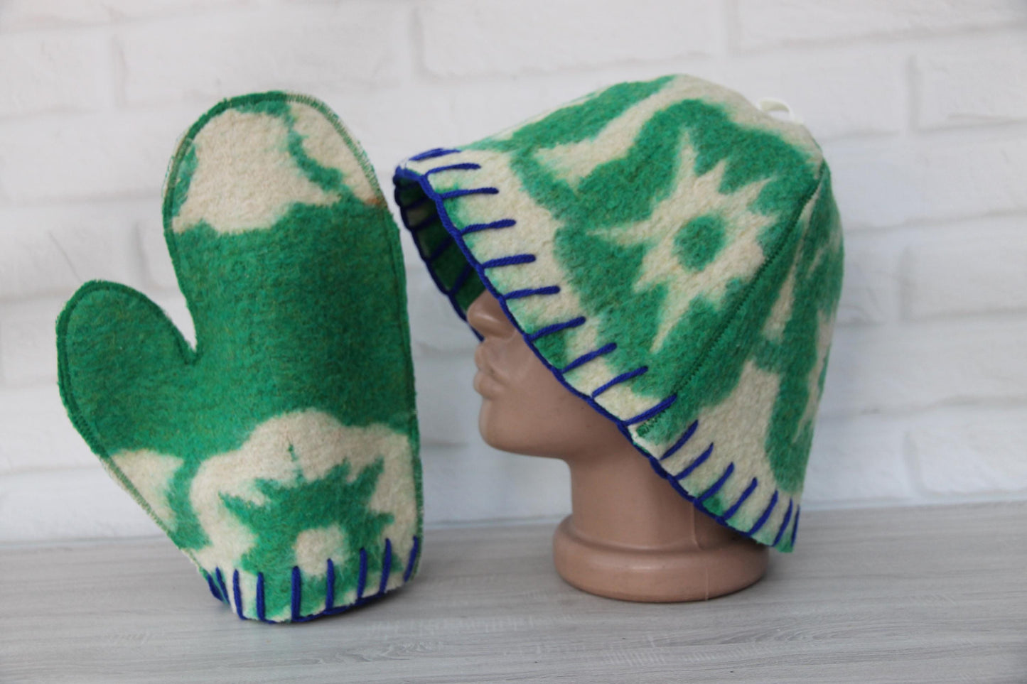 Wool sauna hat mitten mat natural,handmade green felted bath hat, ecoriendly hat recycled blanket cap, gift for sauna lovers.