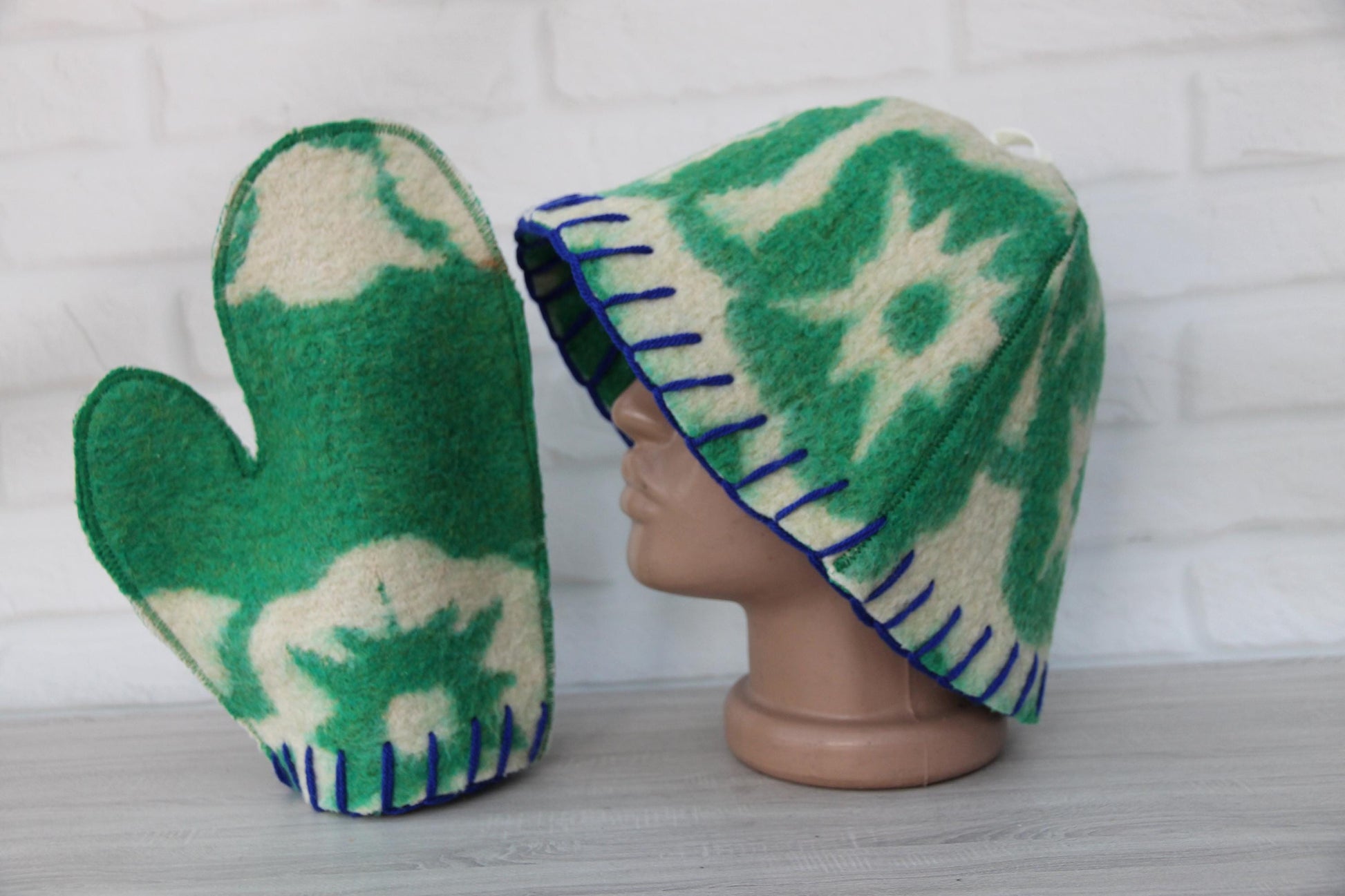 Wool sauna hat mitten mat natural,handmade green felted bath hat, ecoriendly hat recycled blanket cap, gift for sauna lovers.