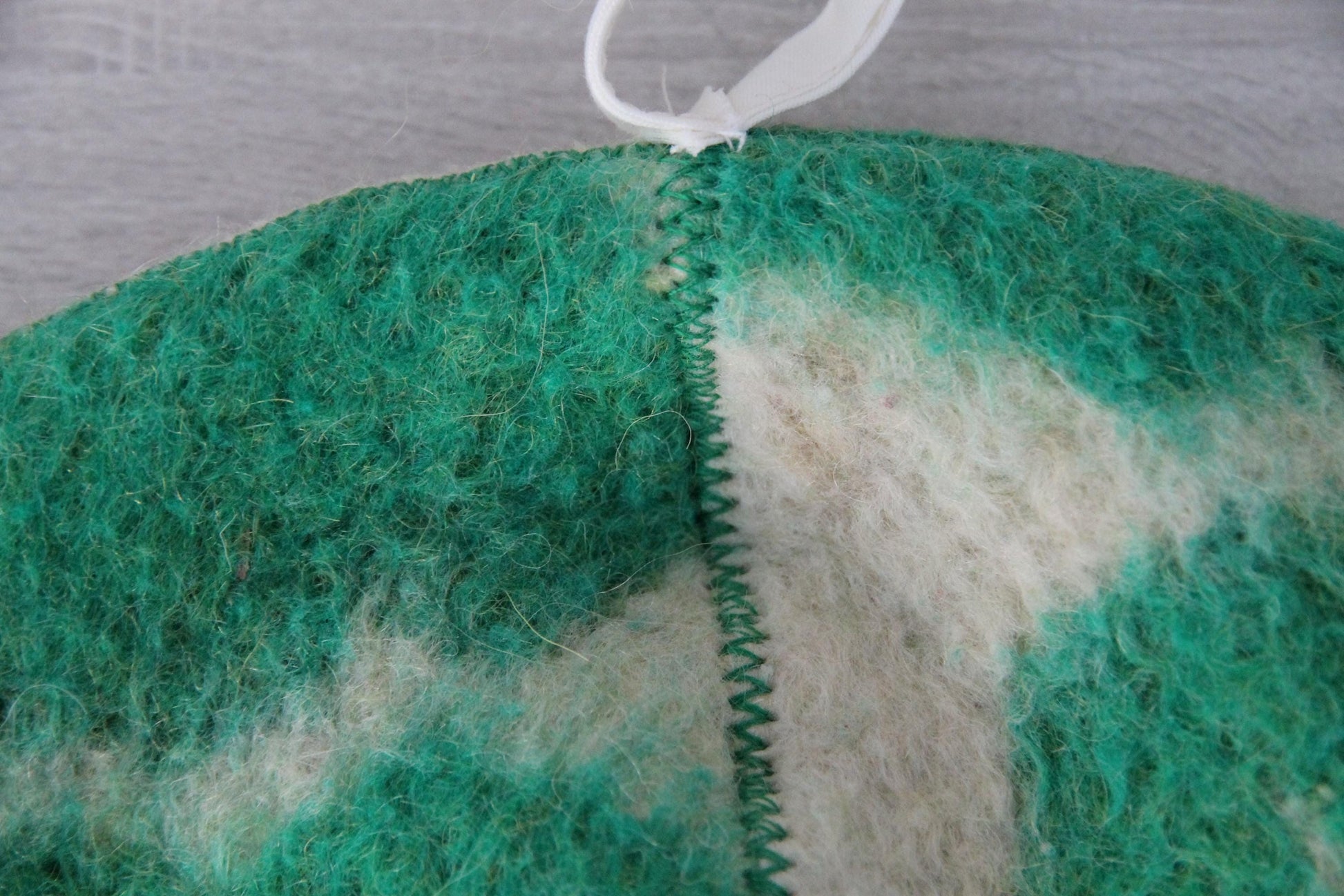 Wool sauna hat mitten mat natural,handmade green felted bath hat, ecoriendly hat recycled blanket cap, gift for sauna lovers.