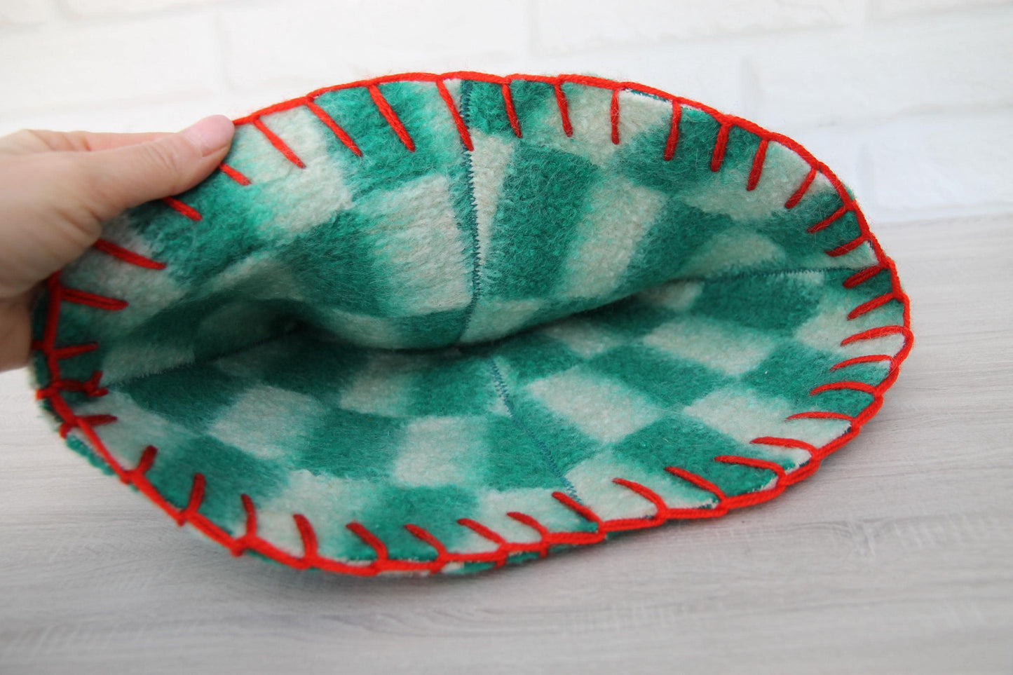 Green wool sauna hat, handmade vintage blanket banya hat, thick felted steam bath hat with loop, upcycled sauna gift,flower felt hat.Баня.