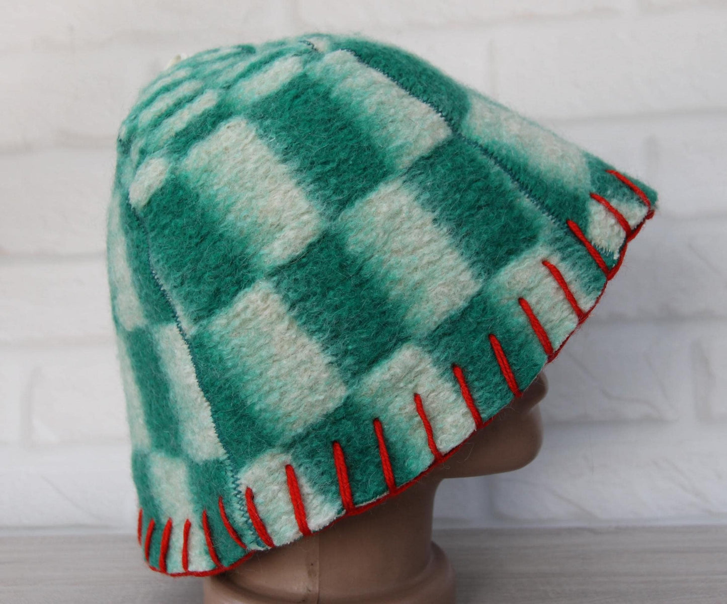 Green wool sauna hat, handmade vintage blanket banya hat, thick felted steam bath hat with loop, upcycled sauna gift,flower felt hat.Баня.