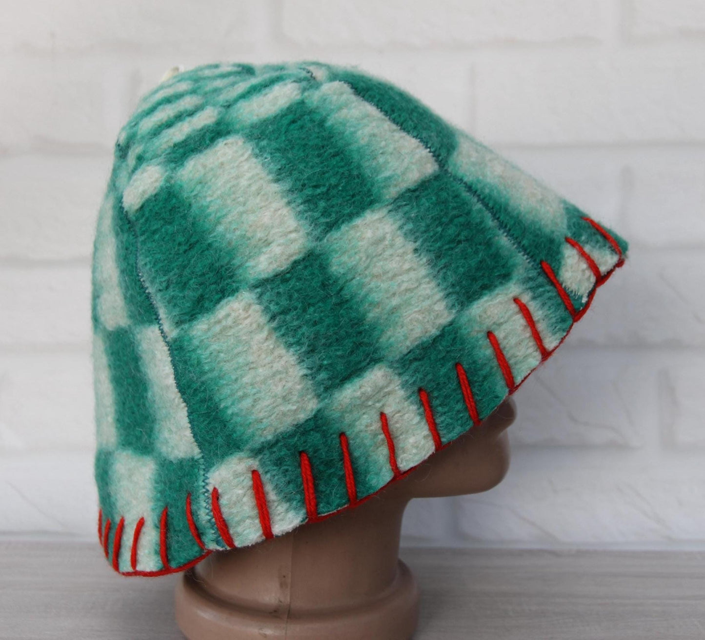 Green wool sauna hat, handmade vintage blanket banya hat, thick felted steam bath hat with loop, upcycled sauna gift,flower felt hat.Баня.