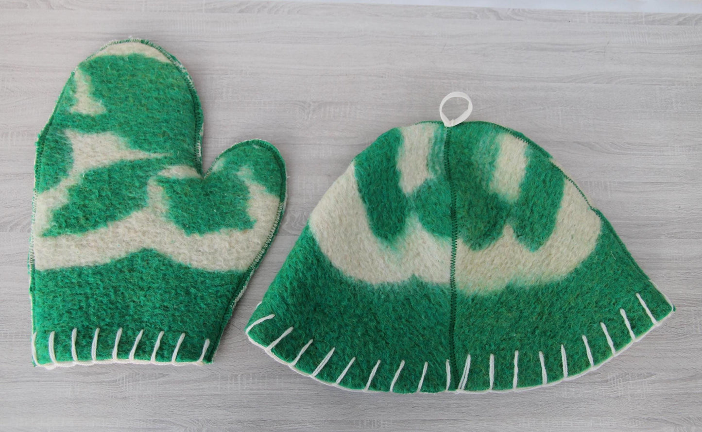 Wool sauna hat mitten mat natural,handmade green felted bath hat, ecoriendly hat recycled blanket cap, gift for sauna lovers.