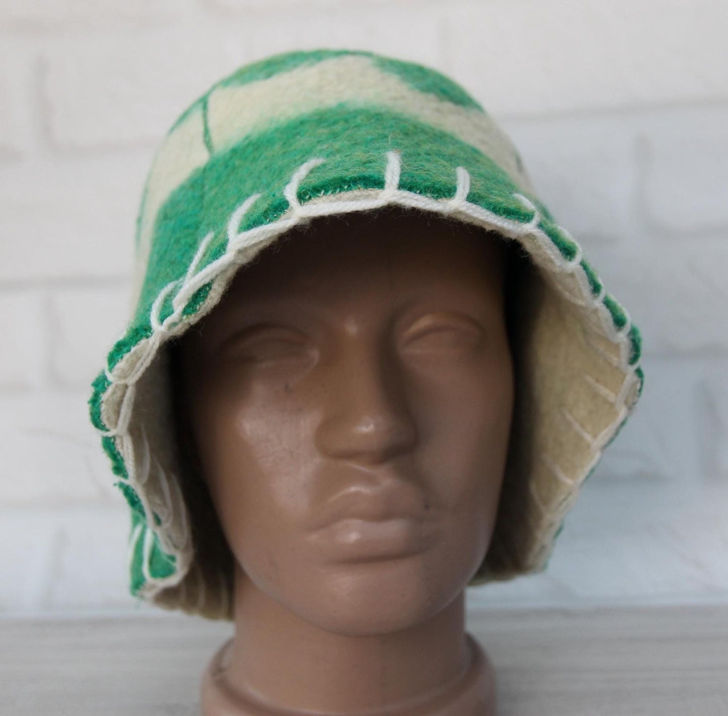 Wool sauna hat mitten mat natural,handmade green felted bath hat, ecoriendly hat recycled blanket cap, gift for sauna lovers.