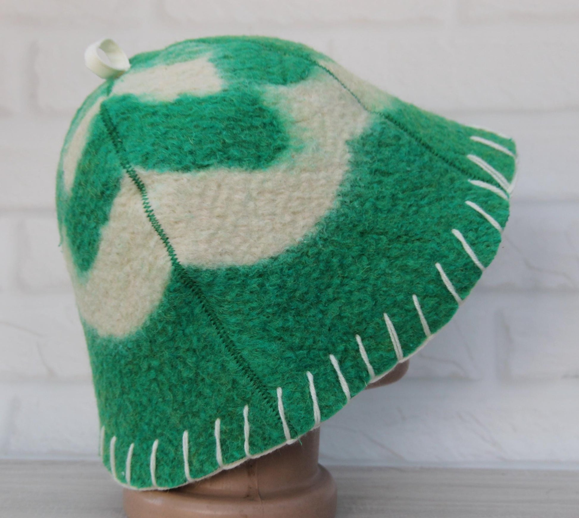 Wool sauna hat mitten mat natural,handmade green felted bath hat, ecoriendly hat recycled blanket cap, gift for sauna lovers.
