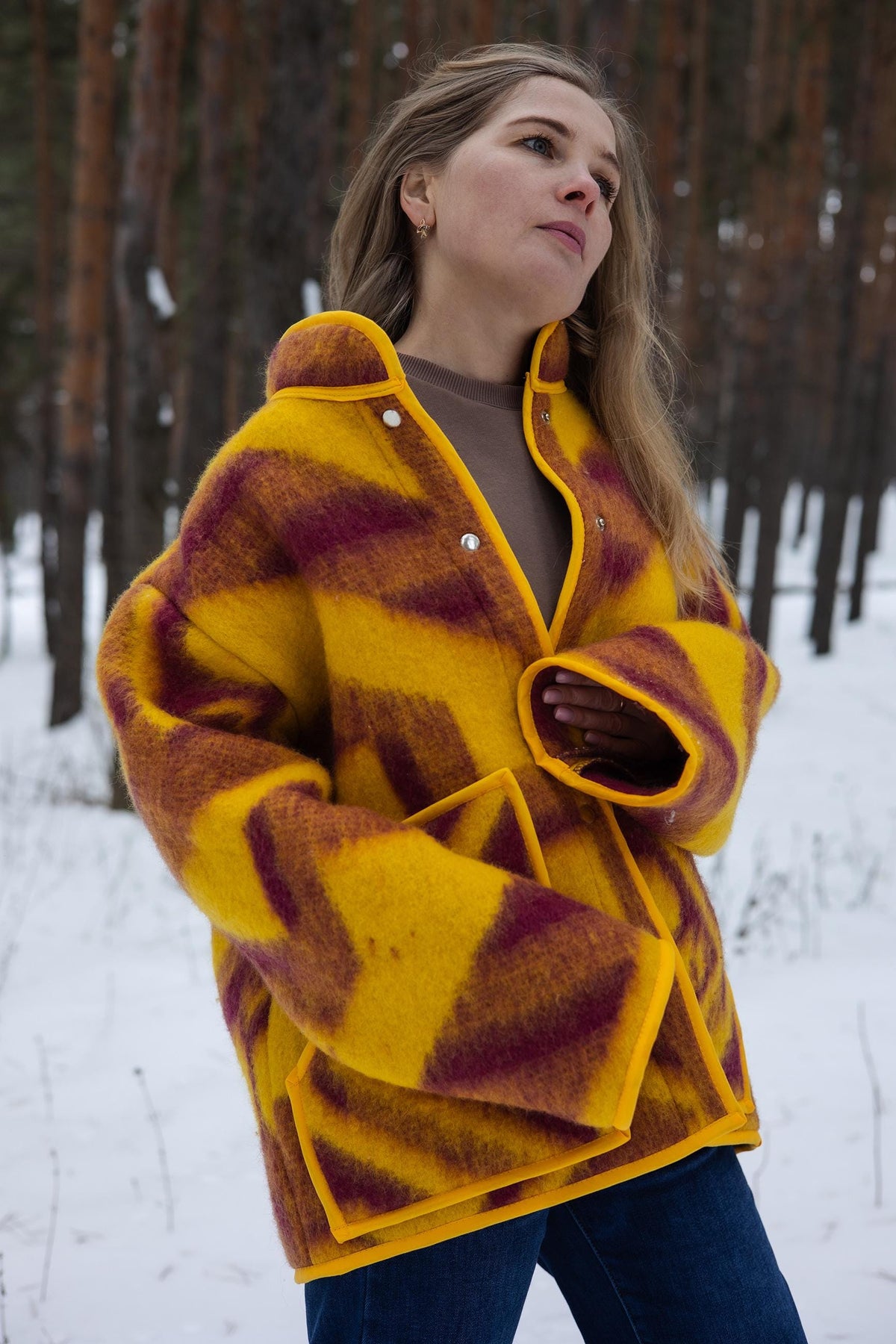 Handmade Pure Wool Blanket Jacket – Warm Geometric Chore Coat (Size L)