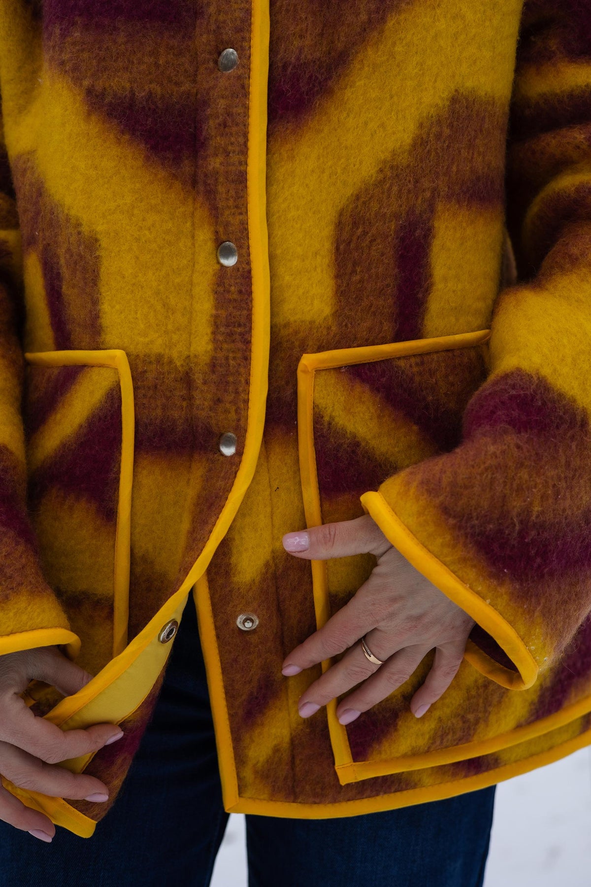 Handmade Pure Wool Blanket Jacket – Warm Geometric Chore Coat (Size L)
