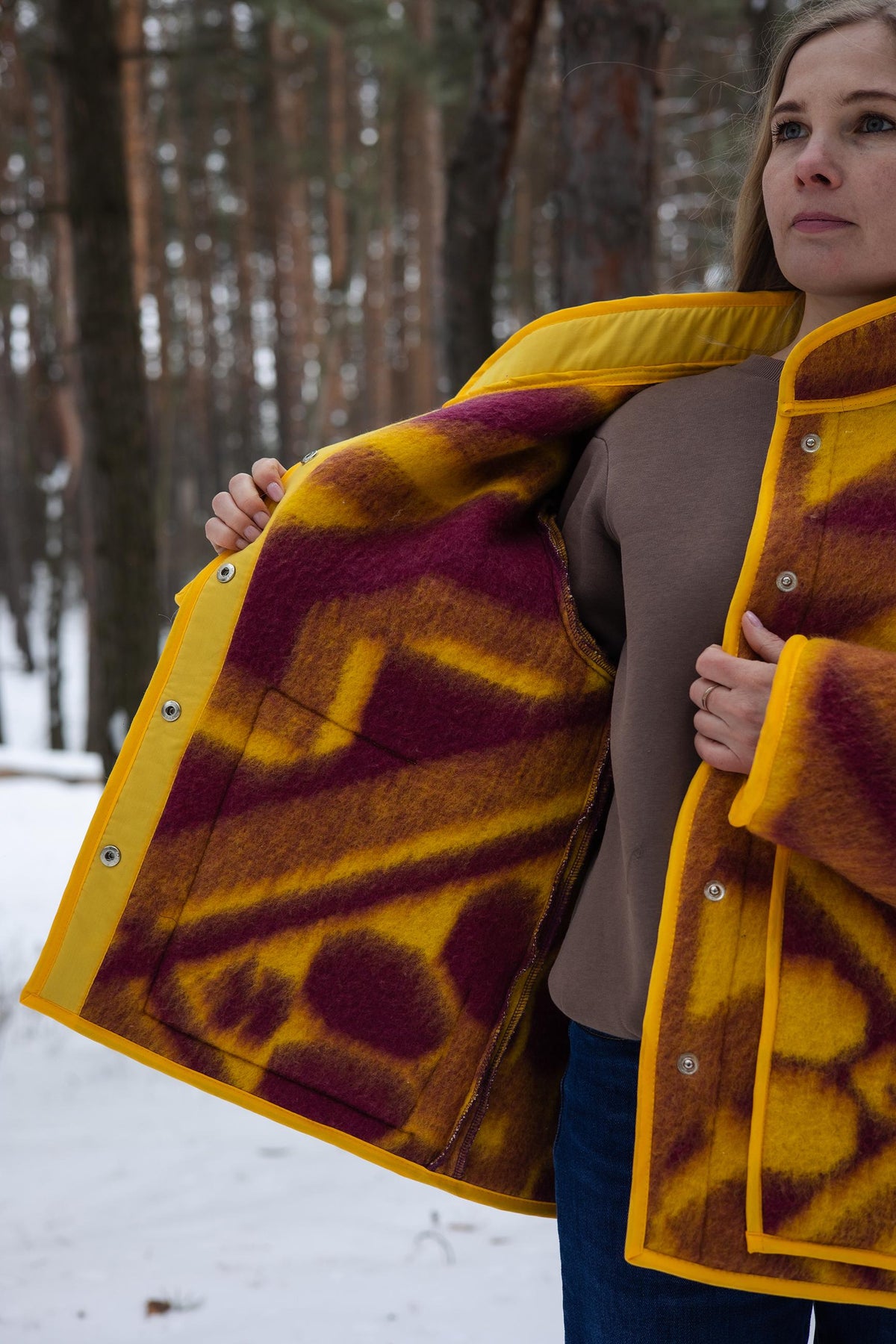 Handmade Pure Wool Blanket Jacket – Warm Geometric Chore Coat (Size L)