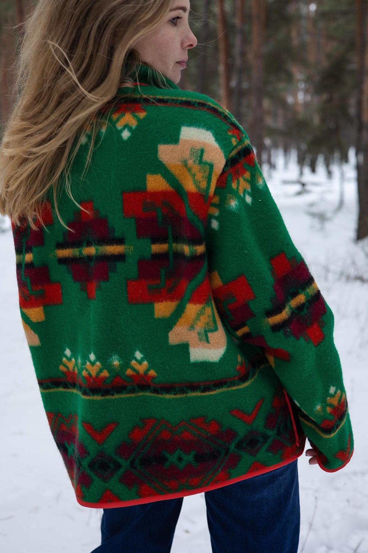 Vintage-Style Wool Blanket Jacket – Vibrant Emerald Green Geometric Pattern, Size M