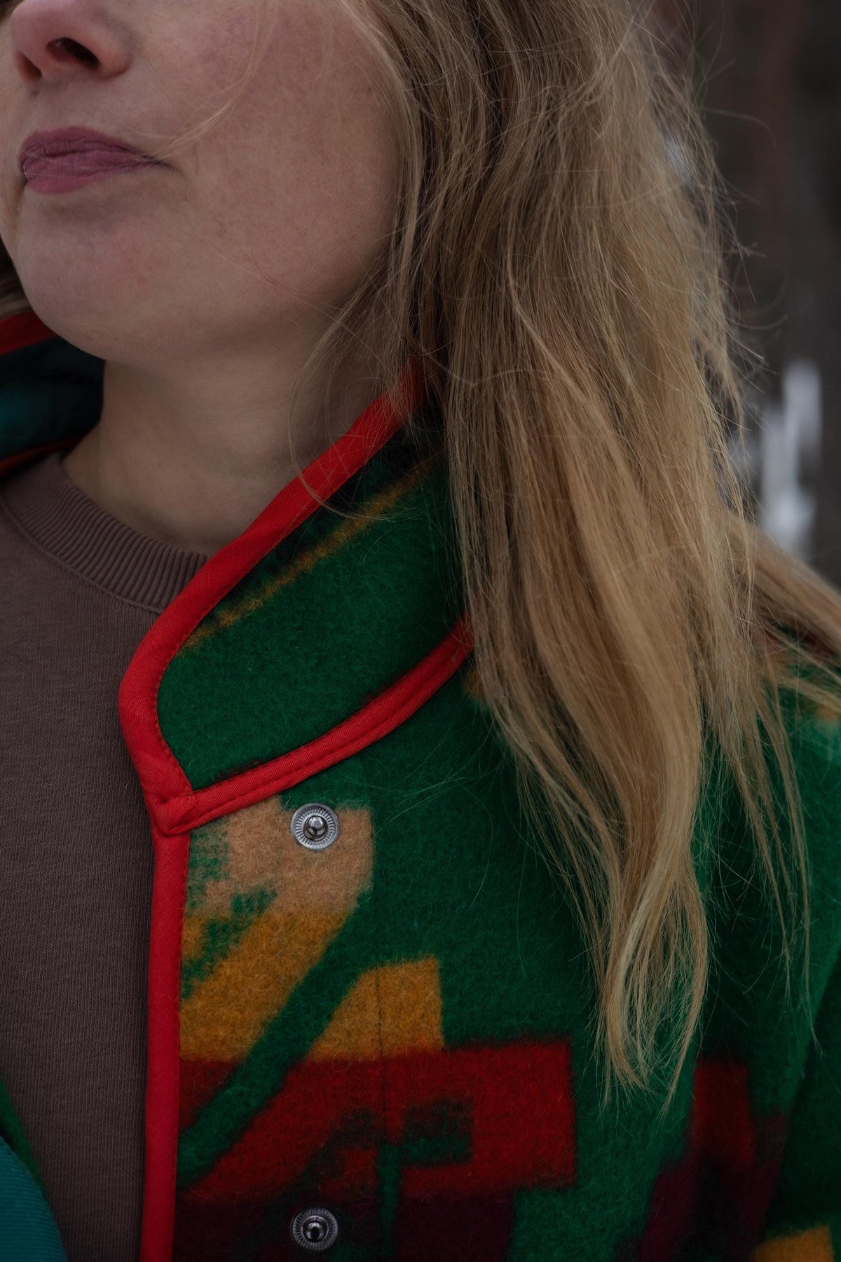 Vintage-Style Wool Blanket Jacket – Vibrant Emerald Green Geometric Pattern, Size M