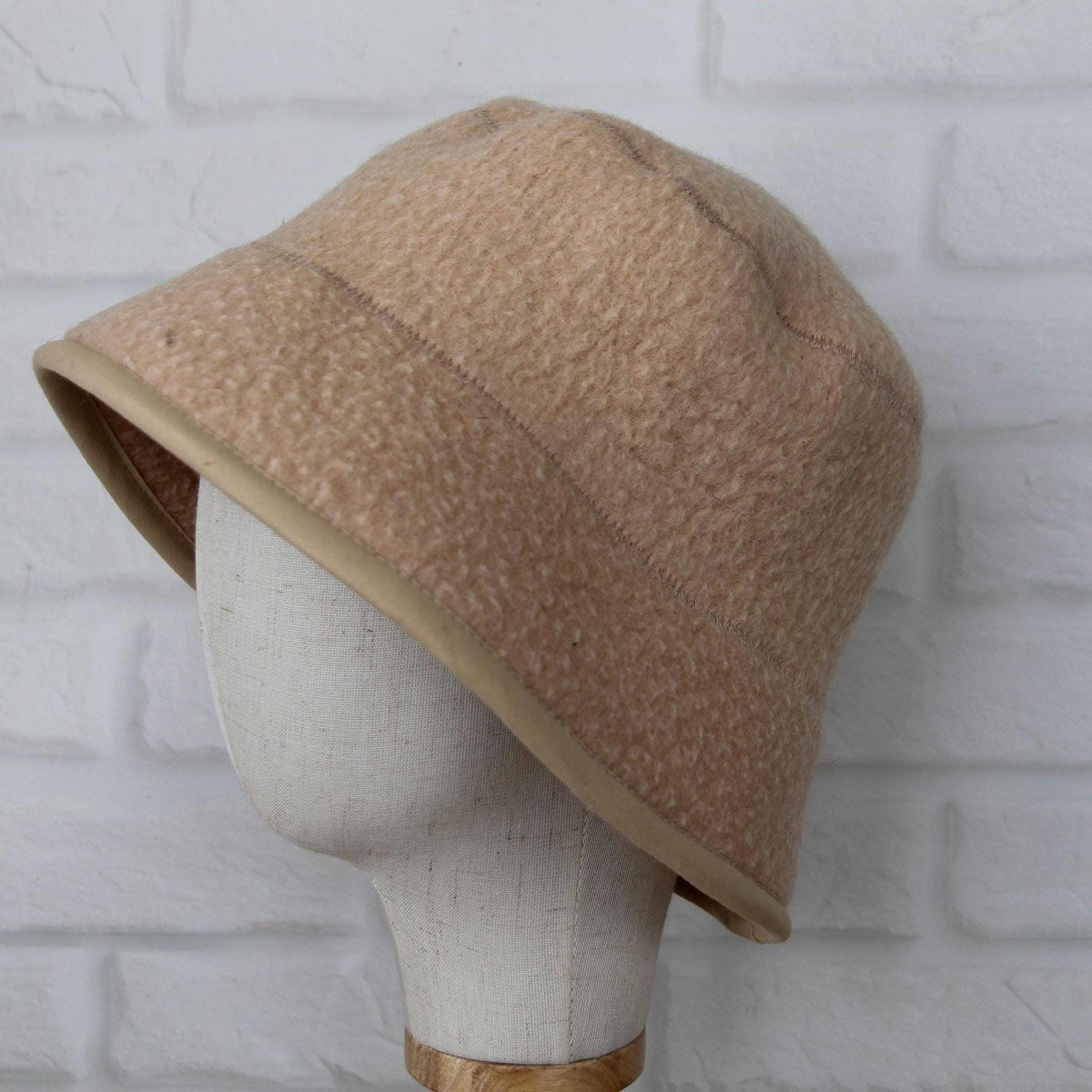 Beige Wool Sauna Hat – Bucket Style Heat Protection for Spa Wellness
