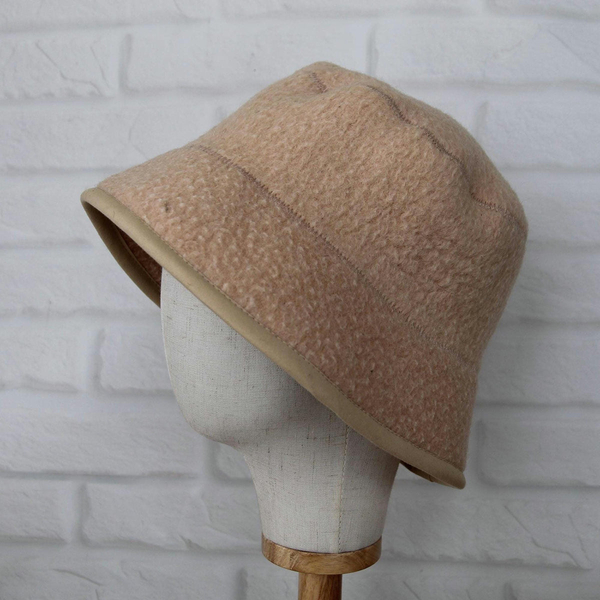 Beige Wool Sauna Hat – Bucket Style Heat Protection for Spa Wellness