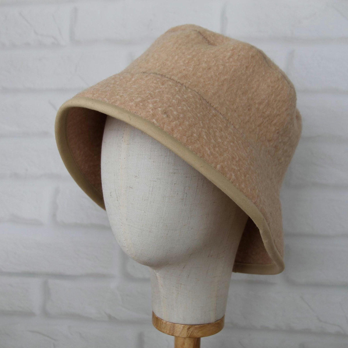 Beige Wool Sauna Hat – Bucket Style Heat Protection for Spa Wellness