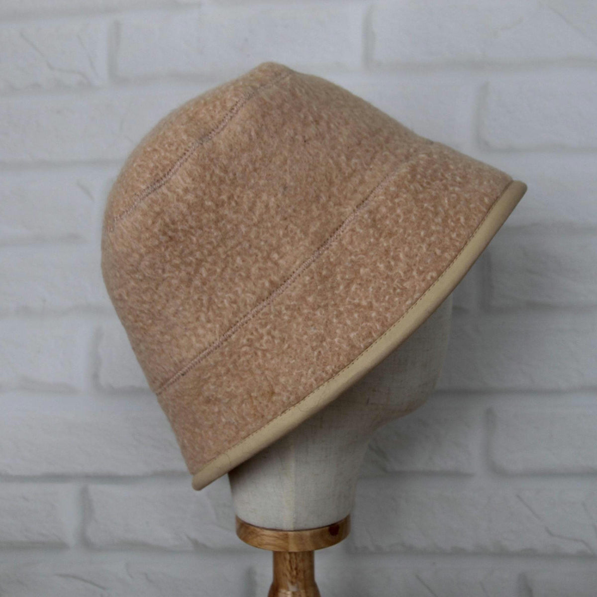 Beige Wool Sauna Hat – Bucket Style Heat Protection for Spa Wellness