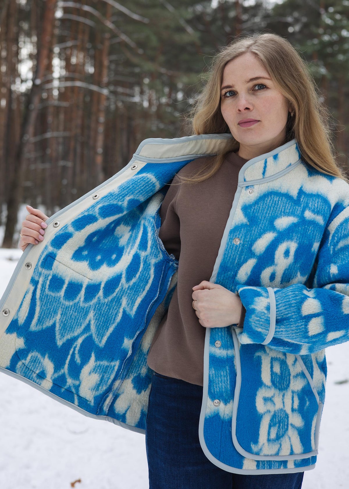 Vintage Wool Blanket Coat – Blue and White Floral Oversize Jacket – Women's Size M