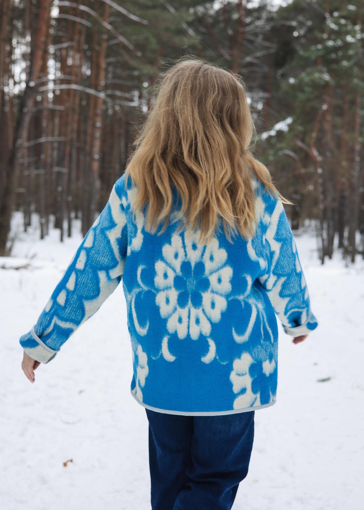 Vintage Wool Blanket Coat – Blue and White Floral Oversize Jacket – Women's Size M