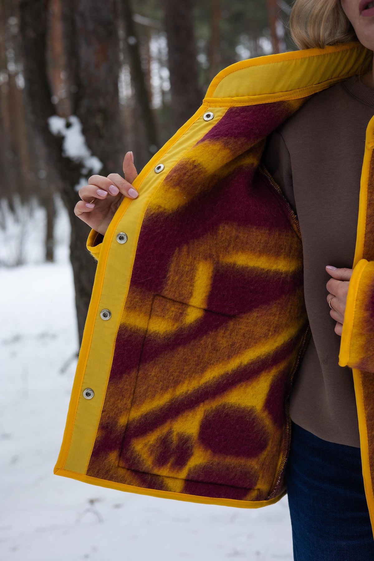 Handmade Pure Wool Blanket Jacket – Warm Geometric Chore Coat (Size L)