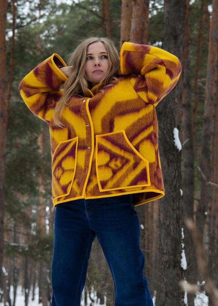 Handmade Pure Wool Blanket Jacket – Warm Geometric Chore Coat (Size L)