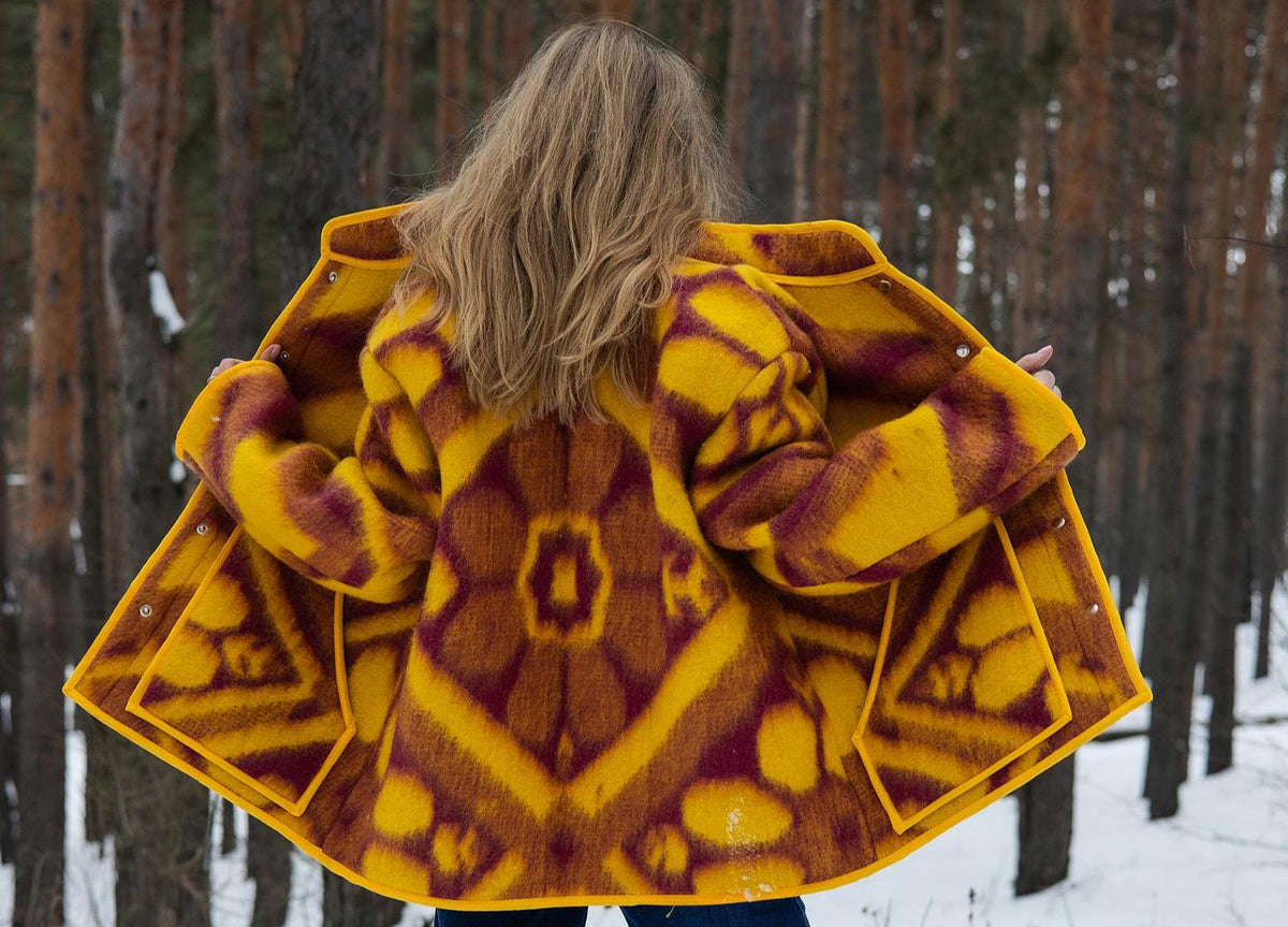 Handmade Pure Wool Blanket Jacket – Warm Geometric Chore Coat (Size L)