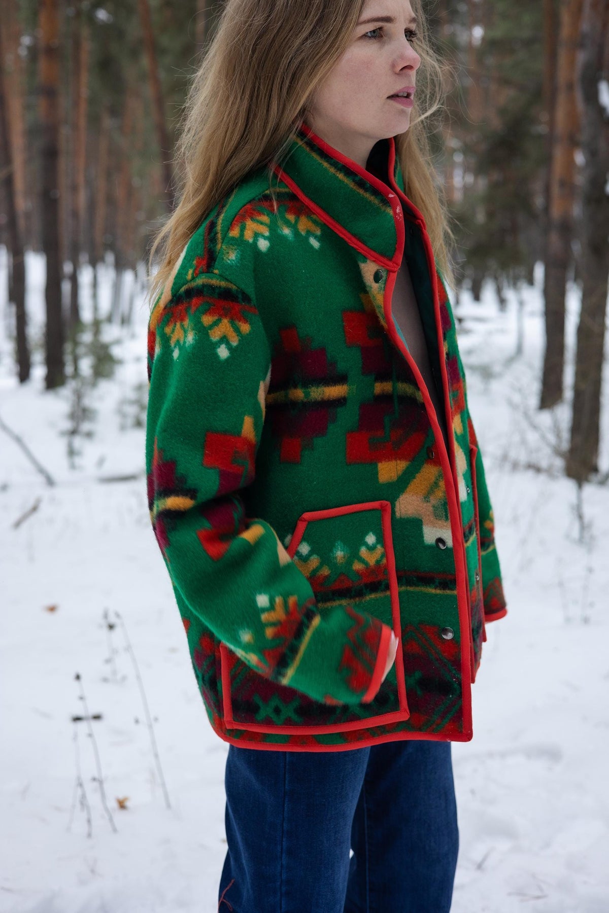 Vintage-Style Wool Blanket Jacket – Vibrant Emerald Green Geometric Pattern, Size M
