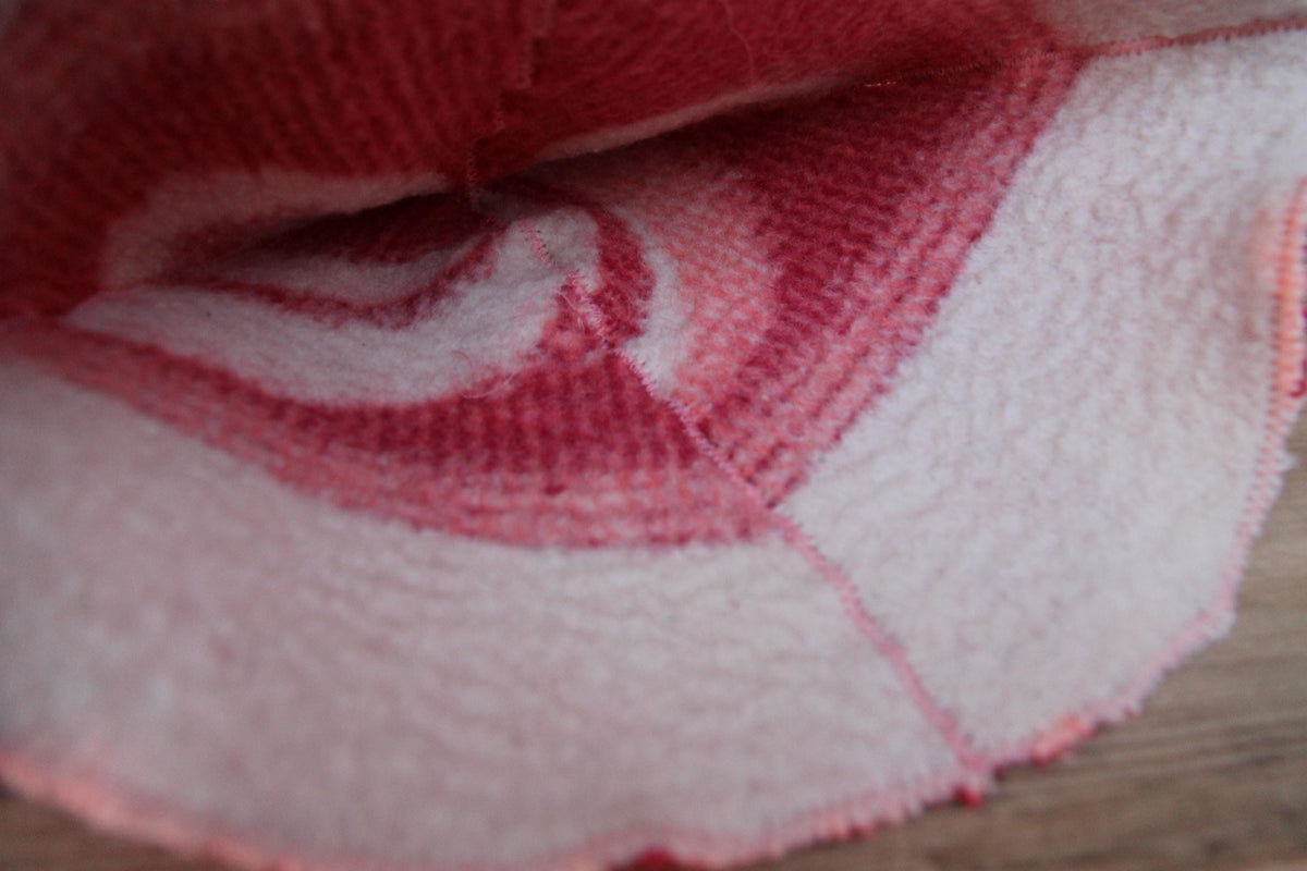 Upcycled Wool Blanket Sauna Hat, Vintage Red White Banya Heat Protection (Hanging Loop)