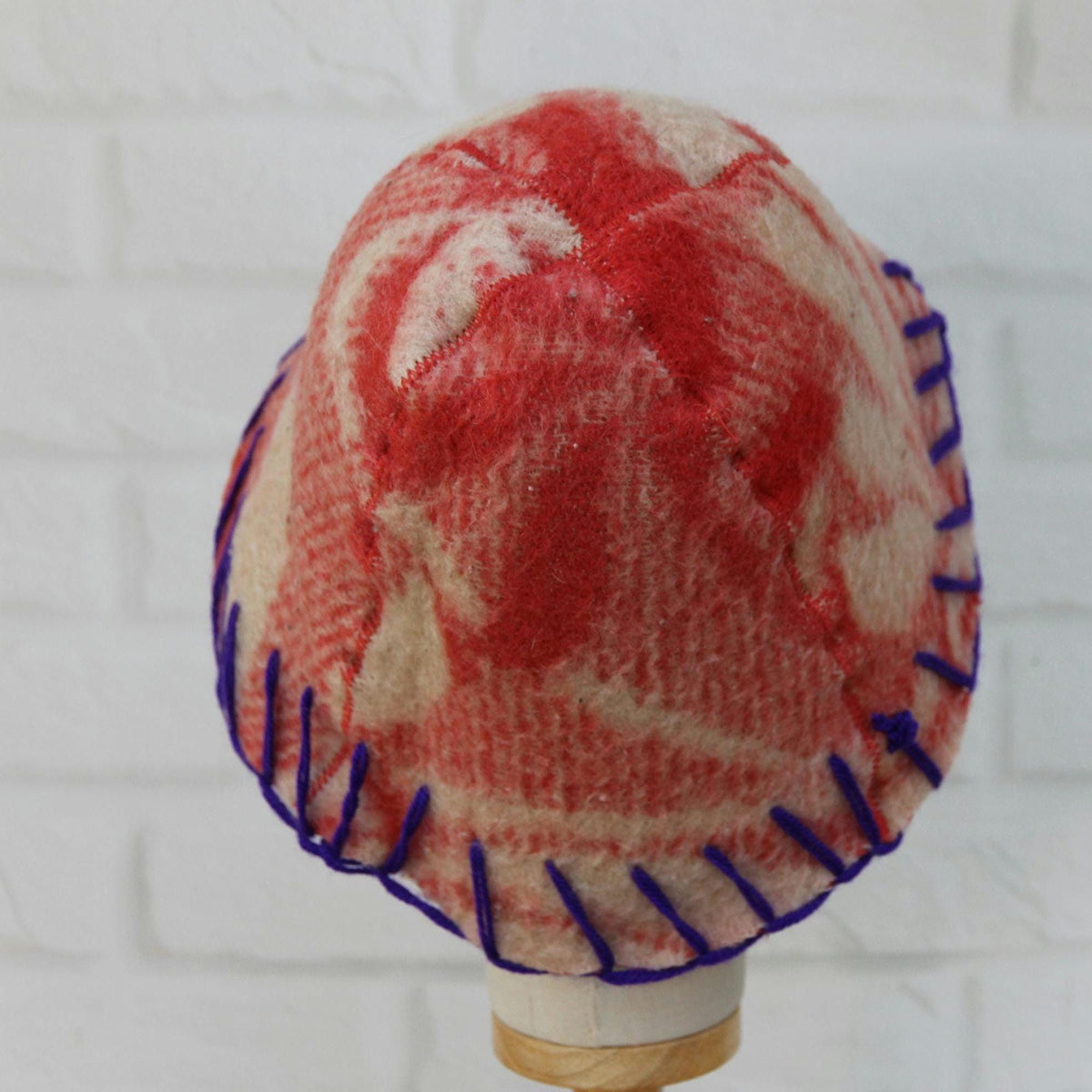 Reversible Wool Sauna Hat, Red Cream Banya Cap, Handfelted Heat Protection (35x21cm)