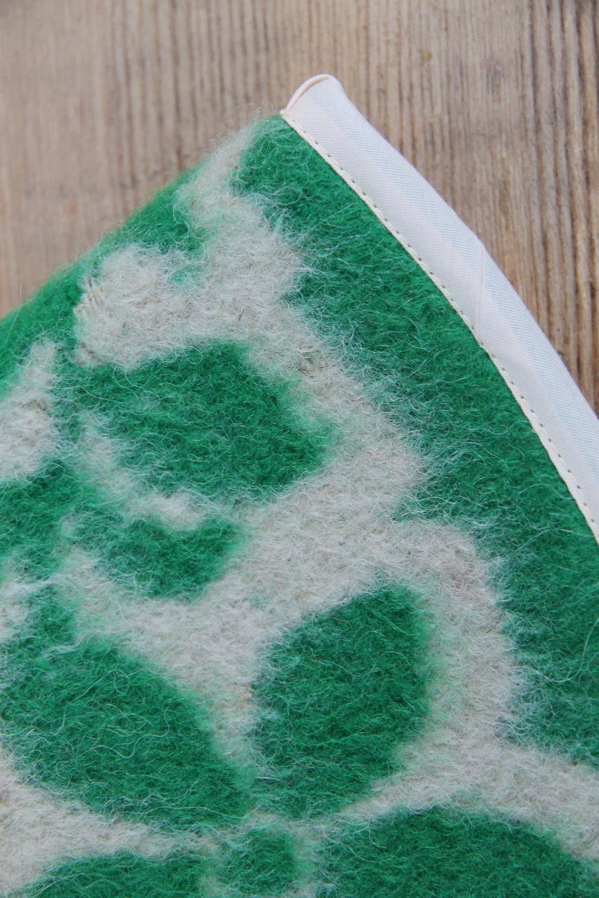 Handmade Felted Wool Sauna Hat, Green Floral Banya Cap, Spa Head Protection, Bath Accessory