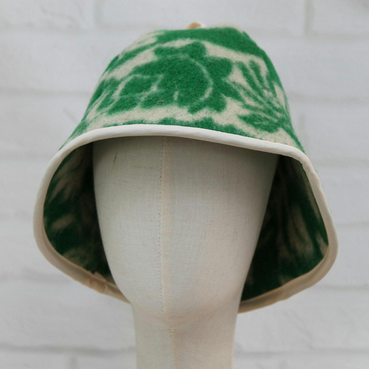 Handmade Felted Wool Sauna Hat, Green Floral Banya Cap, Spa Head Protection, Bath Accessory