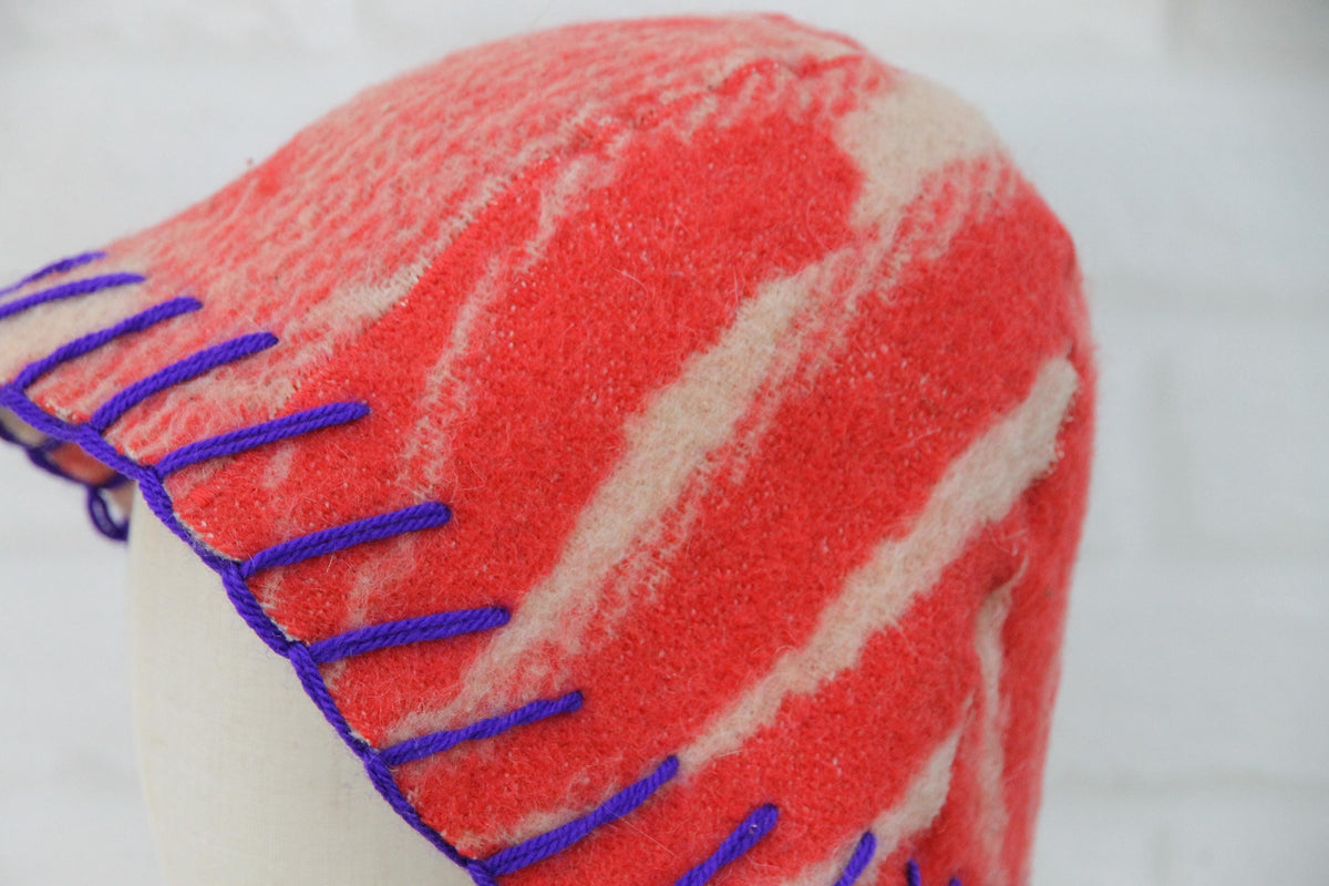 Reversible Wool Sauna Hat, Red Cream Banya Cap, Handfelted Heat Protection (35x21cm)