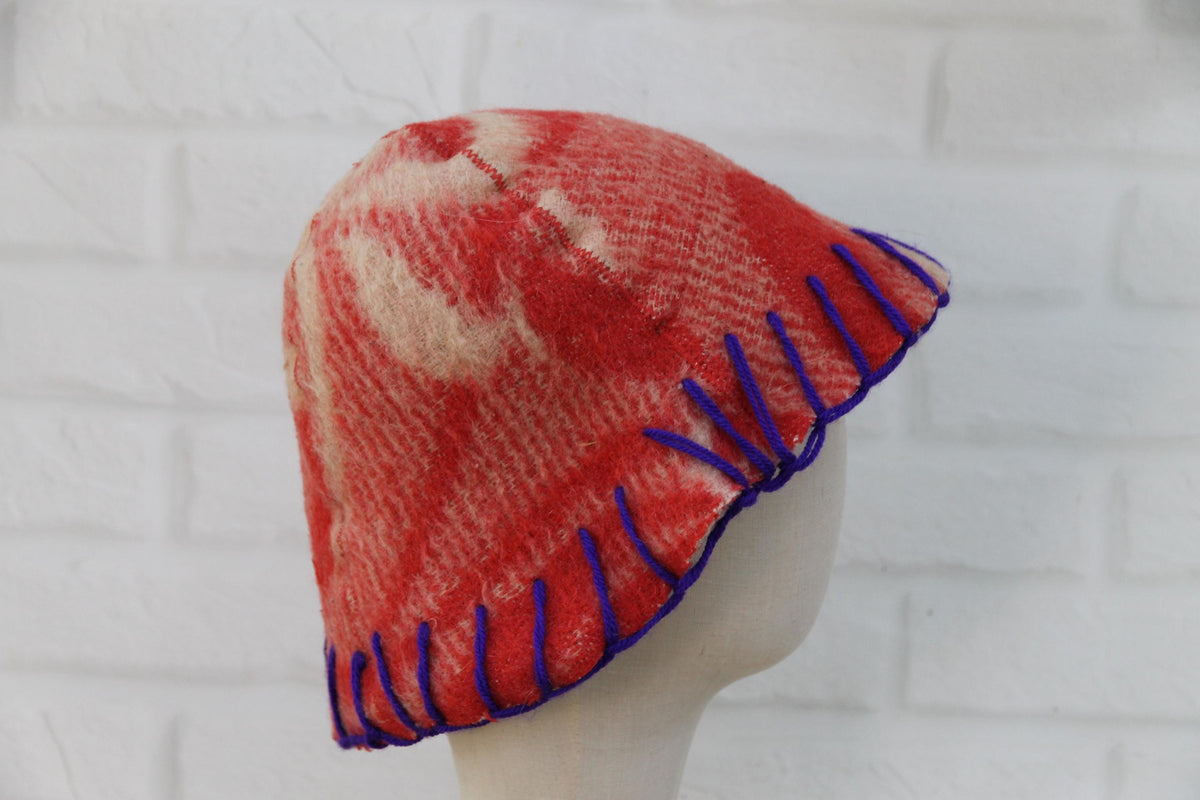 Reversible Wool Sauna Hat, Red Cream Banya Cap, Handfelted Heat Protection (35x21cm)