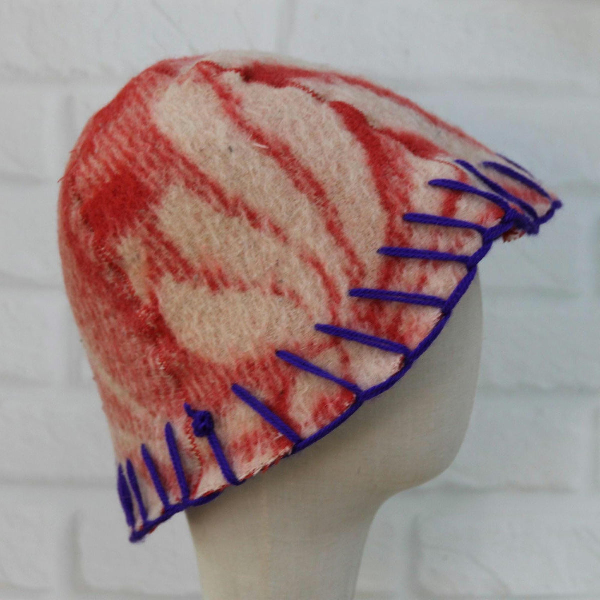 Reversible Wool Sauna Hat, Red Cream Banya Cap, Handfelted Heat Protection (35x21cm)
