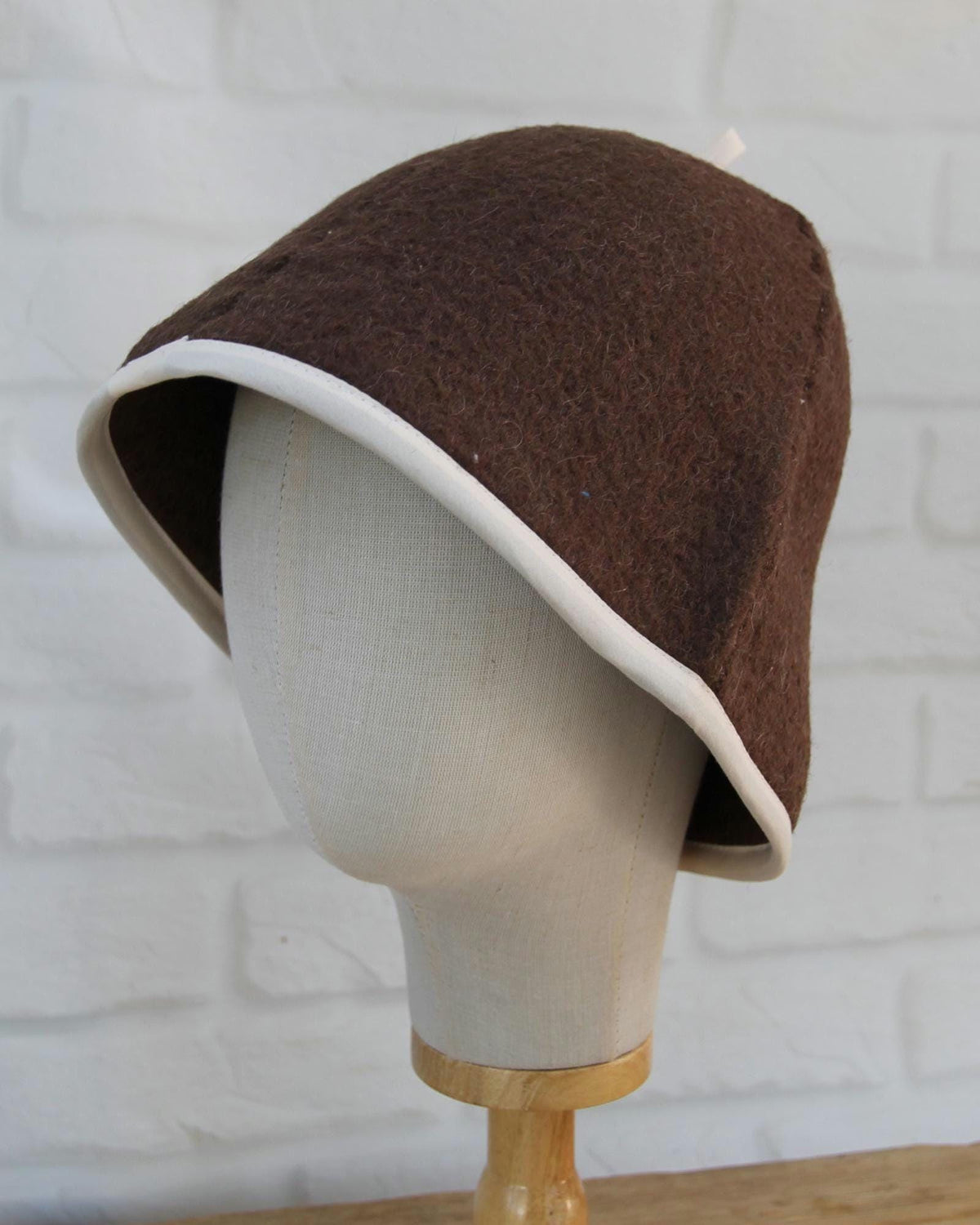 Handmade Wool Felt Sauna Hat – Banya Bathhouse Accessory, Contrast Trim
