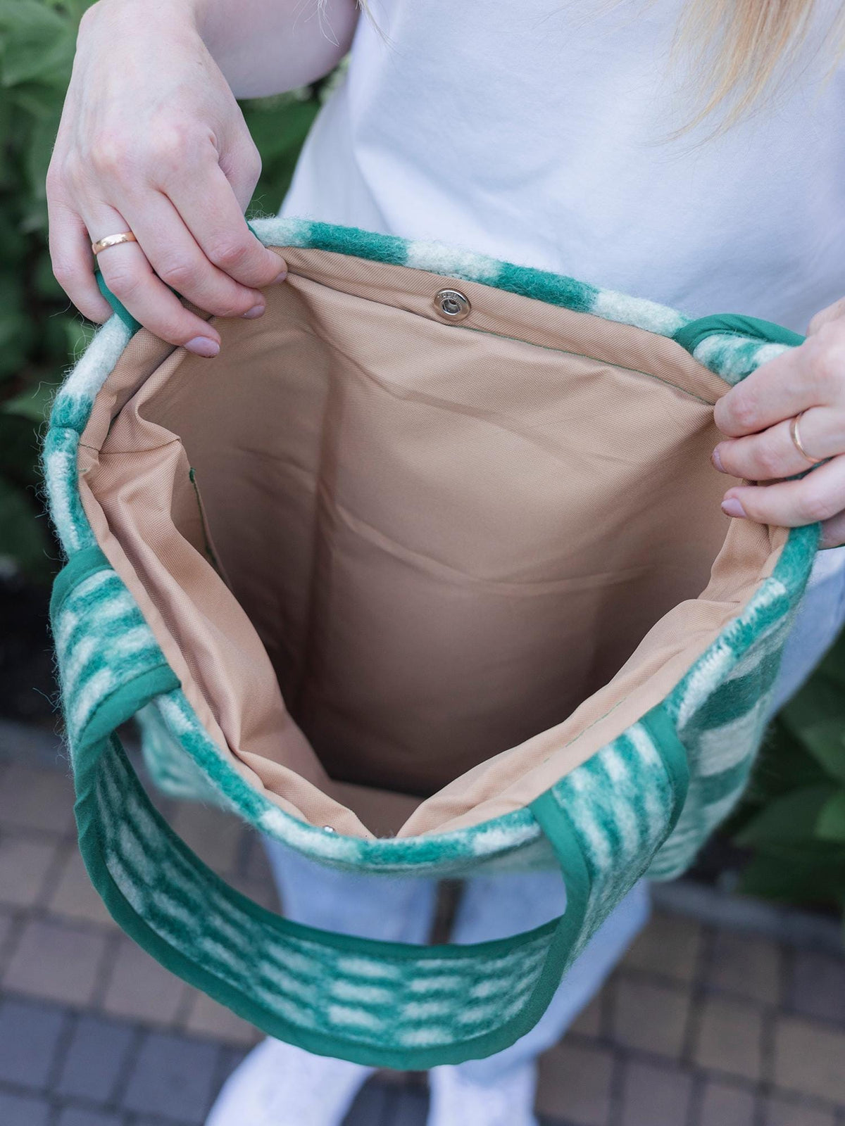 Green Wool Tote Bag Made from Vintage Blanket, Long Handles, Lined with Snap Closure, Upcycled Wool Shoulder Bag,Soft Cozy Handmade Tote