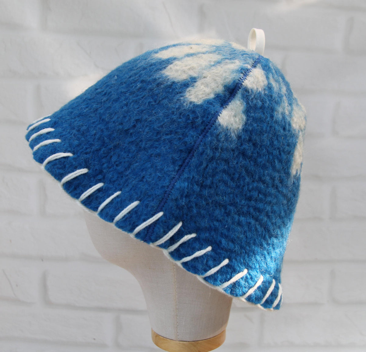 Felted Wool Sauna Hat with Hand Stitching and Flower Motif - Protect Your Hair and Enhance Your Spa Experience - Large (35x22 cm)