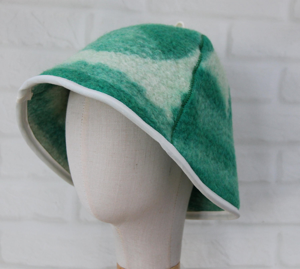 Handmade 100% Natural Wool Sauna Hat - Green Cream Felted Spa Cap for Heat Protection, Hair Care Wellness - Large Size 37x22 cm