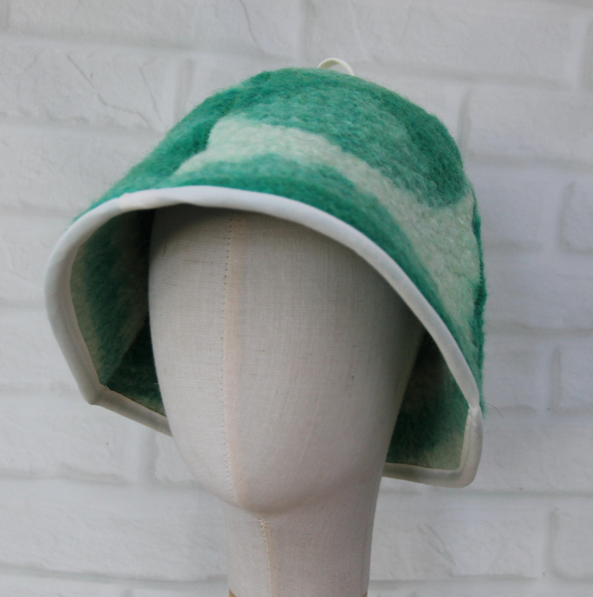 Handmade 100% Natural Wool Sauna Hat - Green Cream Felted Spa Cap for Heat Protection, Hair Care Wellness - Large Size 37x22 cm