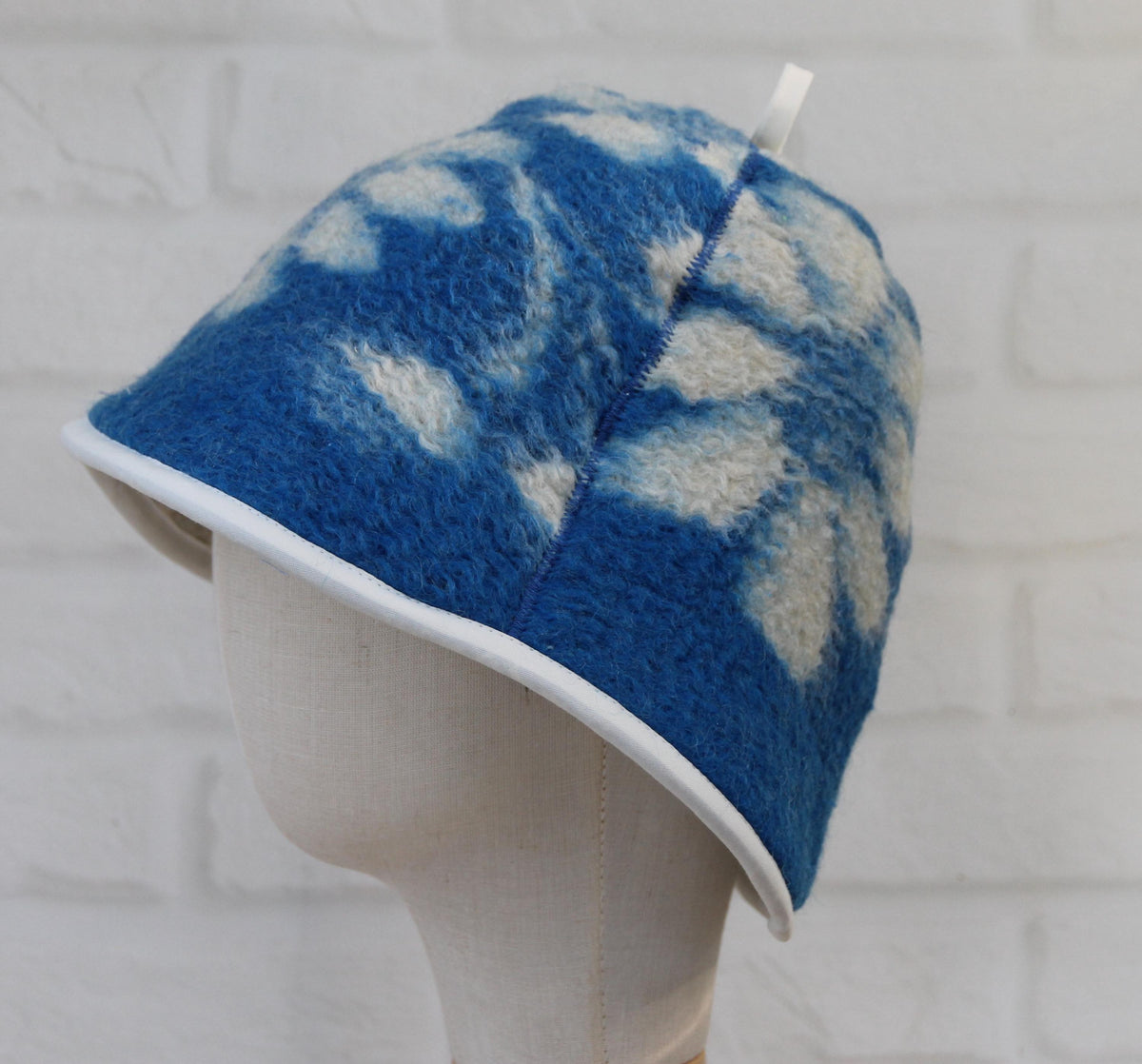 Handmade 100% Natural Wool Sauna Hat - Blue White Floral Felted Spa Cap for Heat Protection, Hair Care Wellness - Large Size 35x22 cm