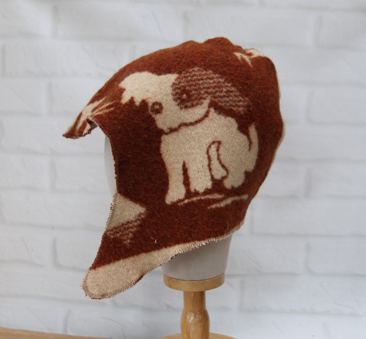 Handmade Wool Sauna Hat with Ear Flaps, Cute Dog Pattern Banya Cap, Unisex Thermal Bath Hat for Men Women, Sauna Accessories Gift