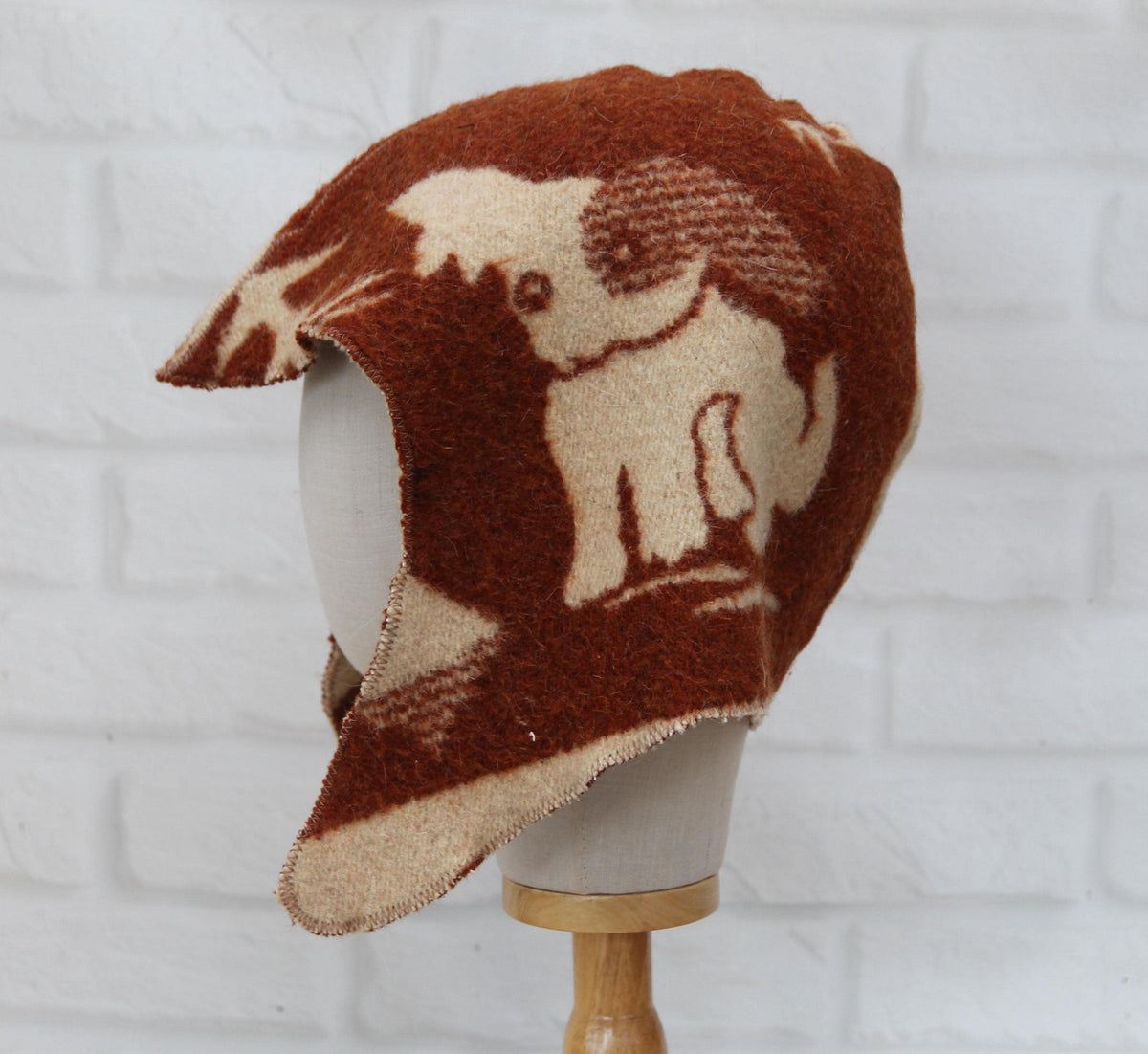 Handmade Wool Sauna Hat with Ear Flaps, Cute Dog Pattern Banya Cap, Unisex Thermal Bath Hat for Men Women, Sauna Accessories Gift