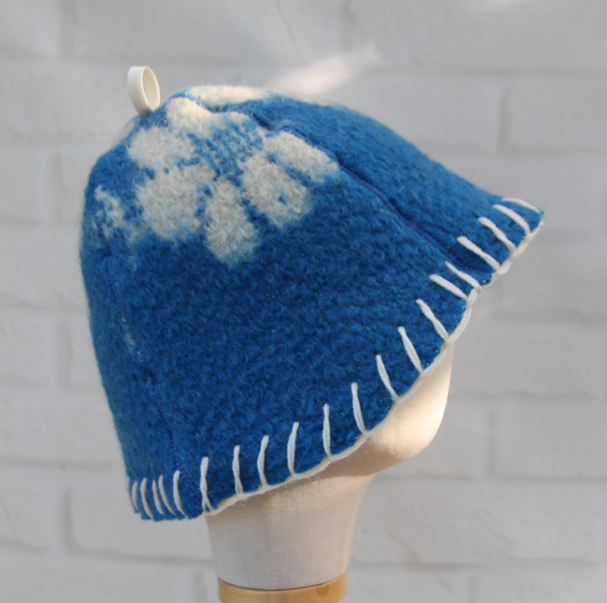 Felted Wool Sauna Hat with Hand Stitching and Flower Motif - Protect Your Hair and Enhance Your Spa Experience - Large (35x22 cm)